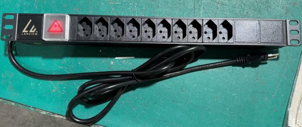 Lanview 19'' rack mount power strip,