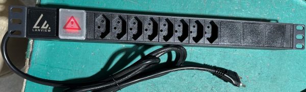 Lanview 19'' rack mount power strip,